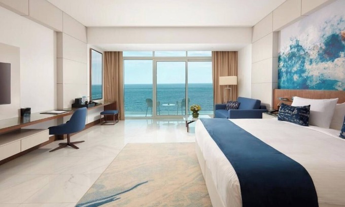 Al Aqah Apartment | Superior King Room Near Sandy Beach
