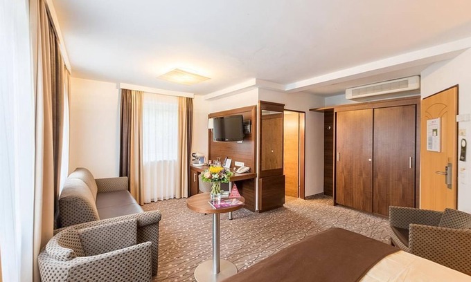 Nonntal House | Superior single room (underground parking included) - Austria Classic Hotel & Gasthof