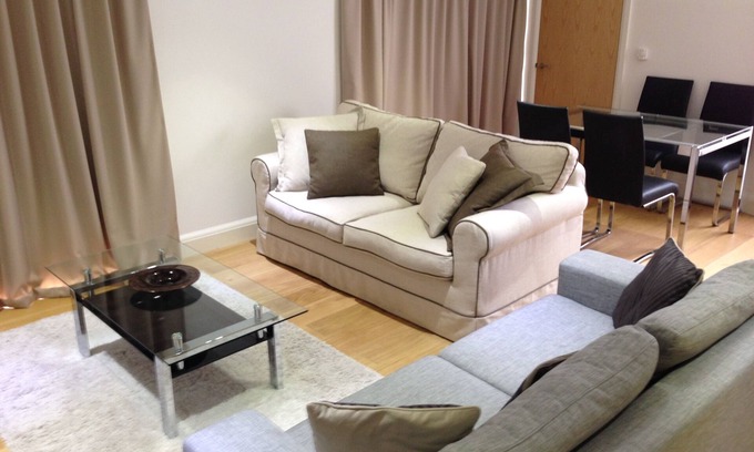 St. Mark's Apartment | Surbiton Hills Deluxe Apartment