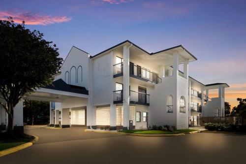 Spring Hotel | SureStay Hotel by Best Western Spring North Houston