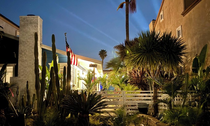 Huntington Beach House | Surf City Beach Cottages. Steps to the ocean.πποΈπΆ