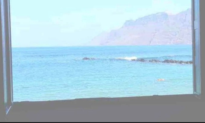 Caleta de Famara House | Surf house famara Lanzarote cezar manrique