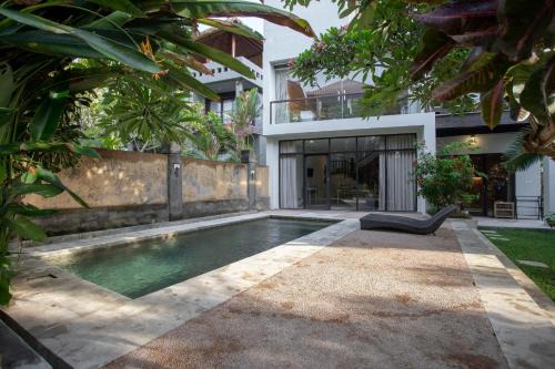Suraberata Villa | Surf House Santai Villa Balian