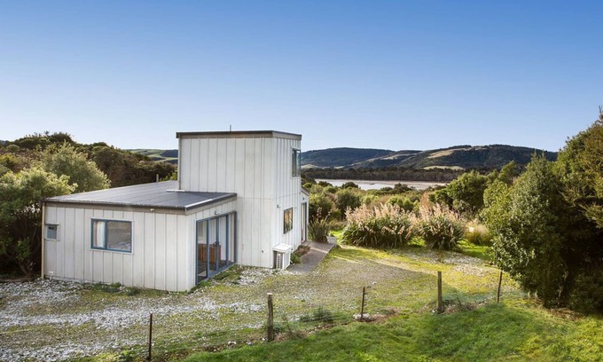 Papatowai Cottage | Surfinn Eco Cottage - Papatowai Cottage