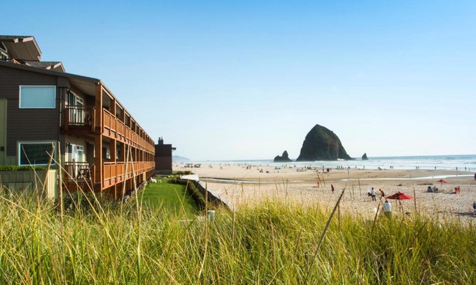 Downtown Cannon Beach Resort | Surfsand Resort