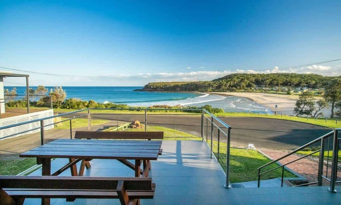 Kioloa House | Surfside Summary: Abs
