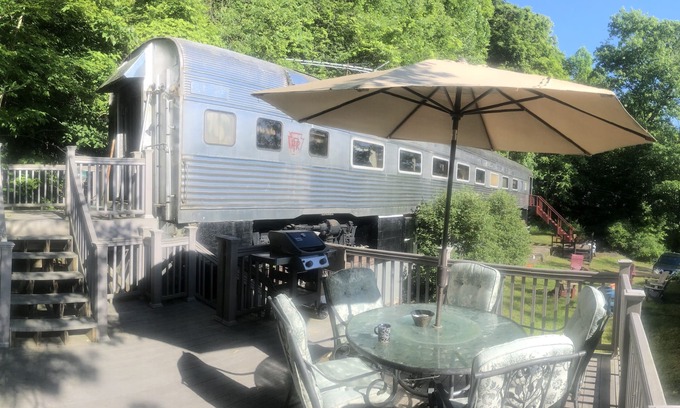 Town of Sempronius Cabin | Surprisingly spacious Historic Railcar on Beautiful Skaneateles Lake
