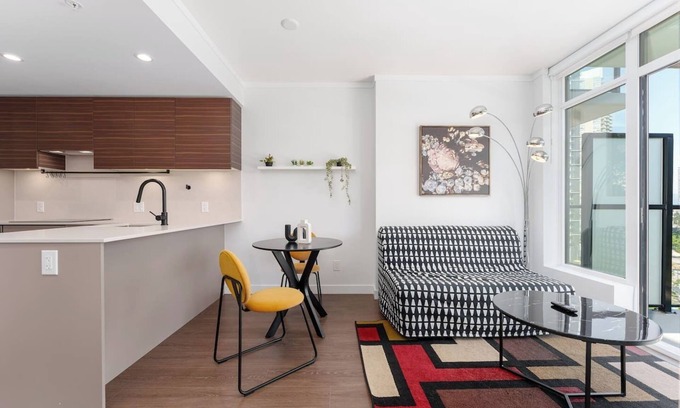 Surrey Apartment | Surrey Central - 1 Bed