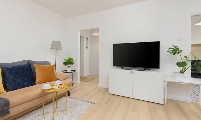 Targowek Apartment | Suwalska 9 | Spacious Apartment | 2 Bedrooms