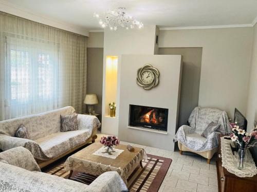 Polykarpion House | Suzie's House - Road to Loutra Pozar