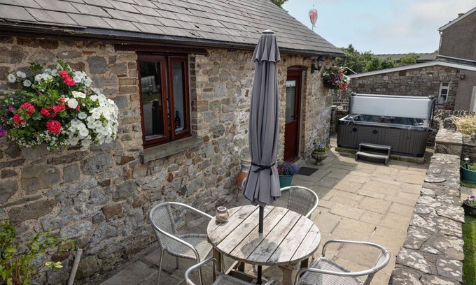 Pyle Apartment | Swallow Cottage - 1 Bedroom - sleeps 3