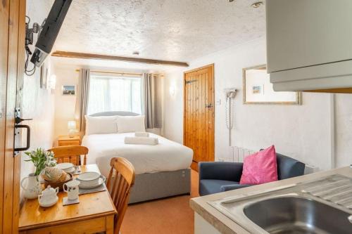 Rackheath Apartment | Swift Host - Studio - The Nook - Garden - Parking