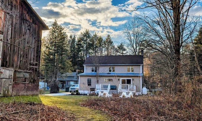 Callicoon House | Swimming Hole, Hot Tub, 2 Creeks, Fishing, Hiking, New Reno in the Catskills