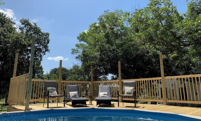 Azle House | Swimming Pool, Hot Tub, Sauna, Pickleball, Game Room, Poker Room, BBQ, Longhorns