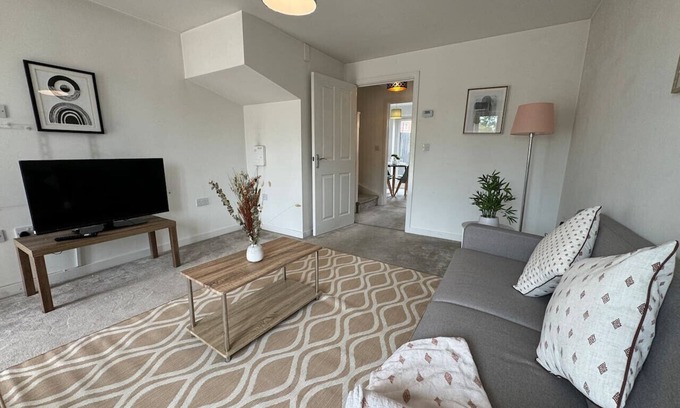 Swindon House | Swindon Contractor Retreat