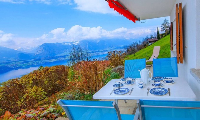 Aeschlen ob Gunten Apartment | SwissHut Stunning Views Alps & Lake - Apart. Lena Down