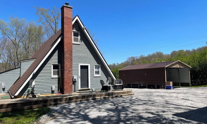 Ashland House | Sycamore Springs, Family Nature Preserve w/pond
