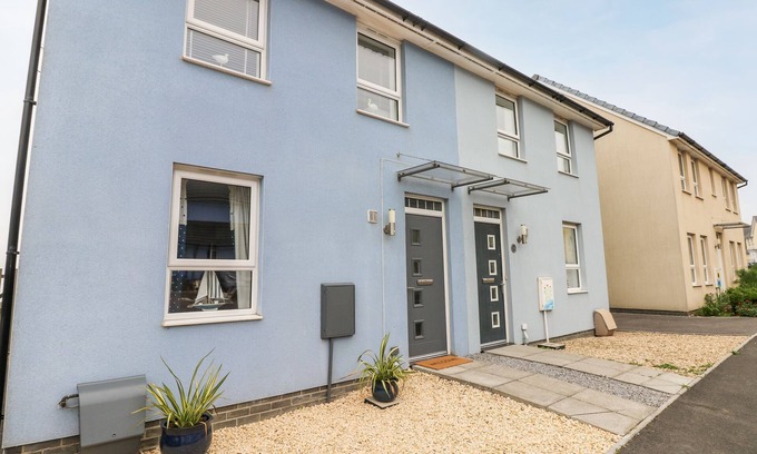 Ogmore-by-Sea Cottage | T? GLAS, pet friendly, country holiday cottage in St Brides Major