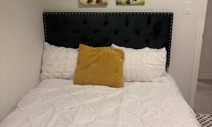 Durham Region Apartment | t Private, cozy guest suite in Oshawa with free parking.