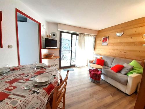 Saint-Lary-Soulan Apartment | T2 6 pers, balco, cuisine Eq, casier skis, 1700m, Saint-Lary - FR-1-457-144