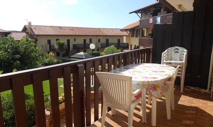 Vieux-Boucau-les-Bains Apartment | T2 Cabin Apartment by the Lake, 6 pers, pets allowed