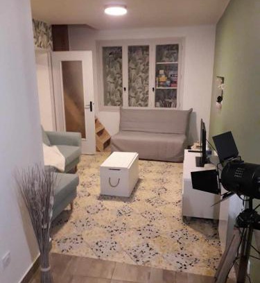 Saint-Julien-en-Saint-Alban Apartment | T2 dans charmant petit village avec commodité