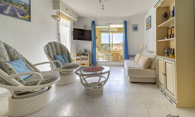 Six-Fours-les-Plages Apartment | T2 in duplex with terrace, great commodities