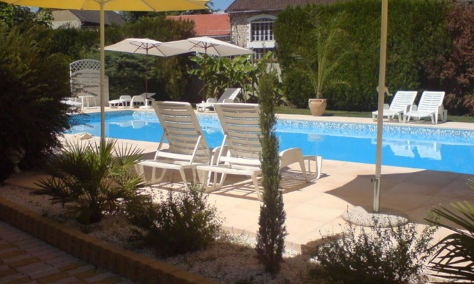 Souillac Apartment | T3 apartment with pool for 4/6 people