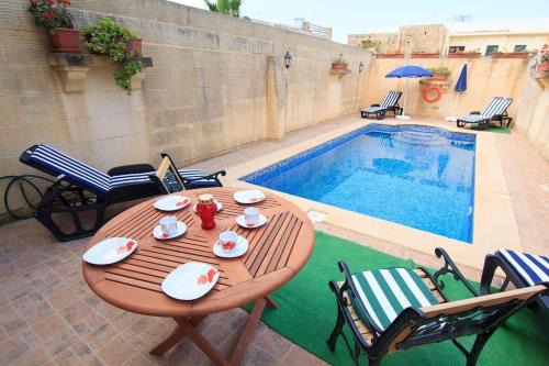 Xewkija Villa | Ta Bejza Farmhouse