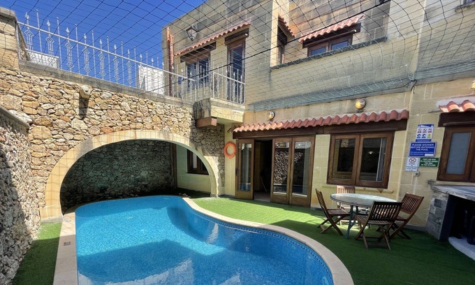 Xewkija Villa | Tac-Cikkarell Farmhouse