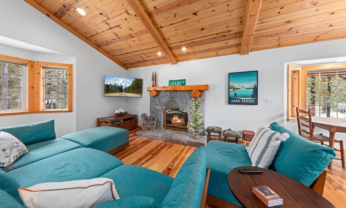 Tahoe Pines House | Tahoe Grand Luxury West Shore - Pet Friendly + Hot Tub Walk to Beach!