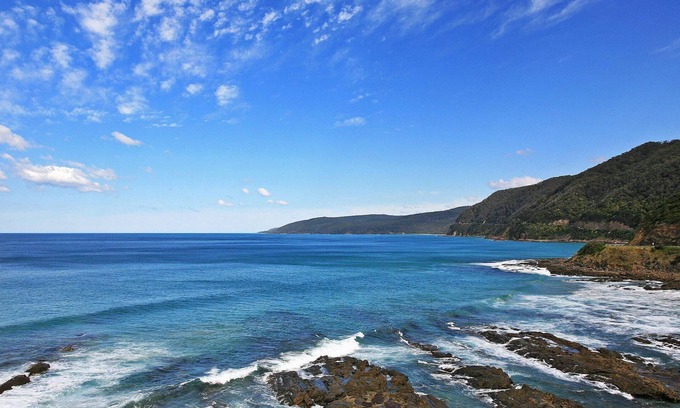 Moggs Creek Cottage | Tajm - Bush Views and a Flat Walk to the Beach
