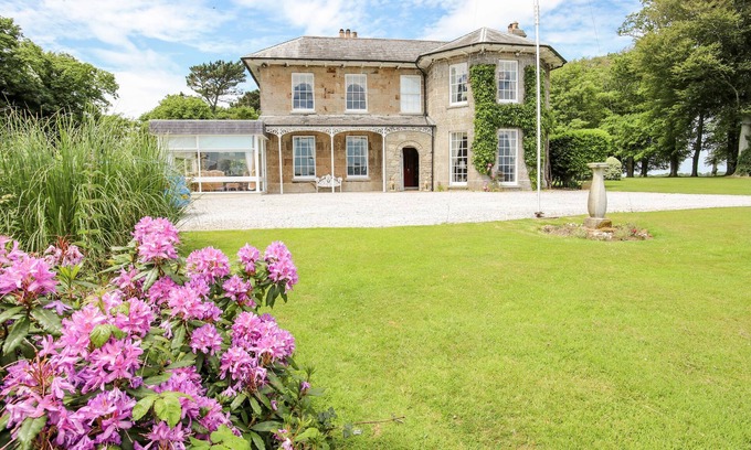 Llanfairpwllgwyngyll House | TAL GWYNEDD, pet friendly, luxury holiday cottage in Newborough