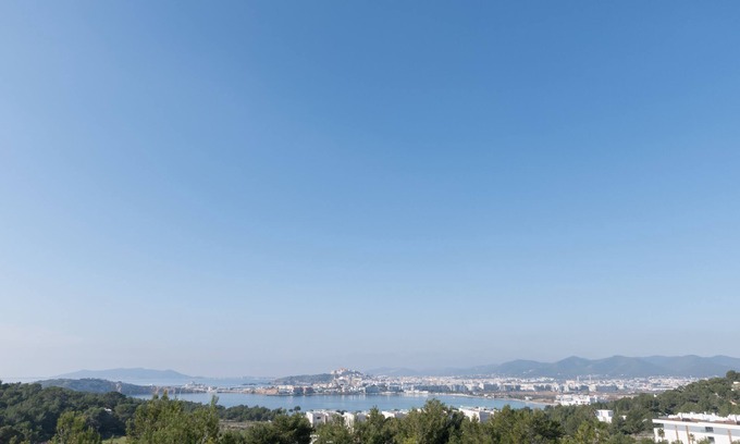 Puig Manya Ski Chalet | Talamanca best sea view