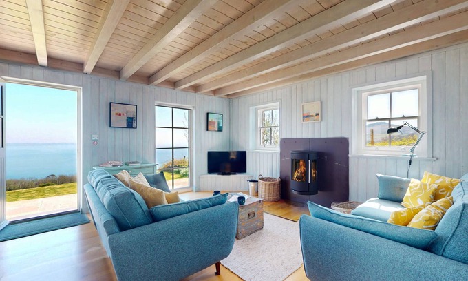 Mynytho Cottage | Talarfor - Two Bedroom Cottage, Sleeps 4