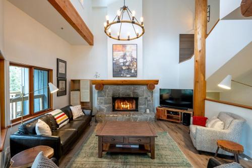 Nordic Estates House | Taluswood 36 by Outpost Whistler
