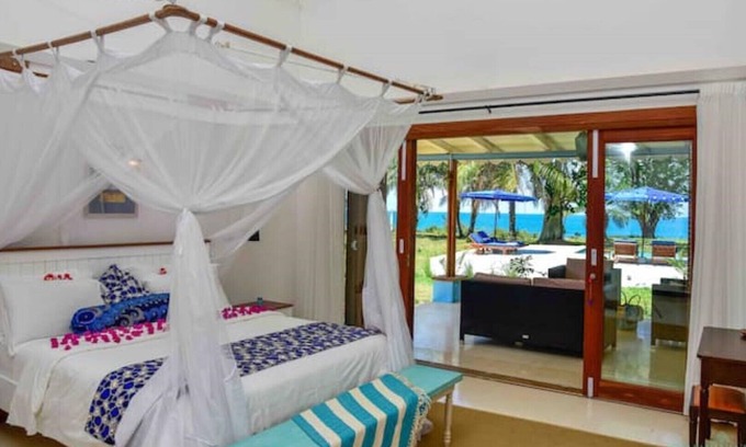 Mbweni House | Tamarind Tree Beachfront bungalow with pool