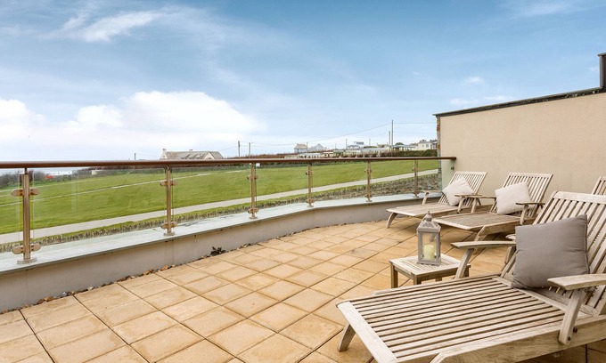 Treyarnon Cottage | Tamarisk, Treyarnon Bay - a cottage that sleeps 7 guests in 4 bedrooms