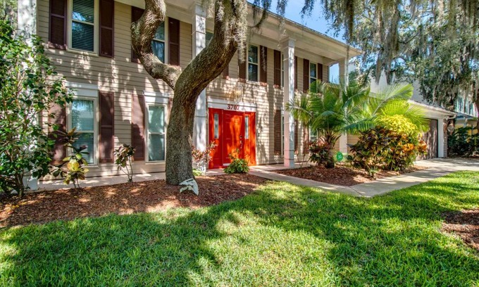 Bloomingdale House | Tampa Bay Pool Home with Heated Pool