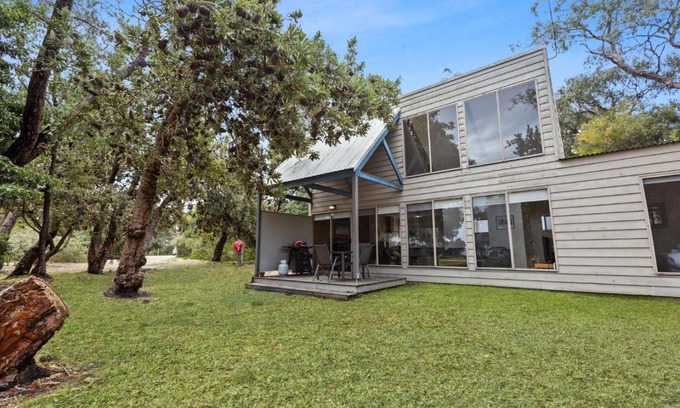 Forge Creek House | Tanjil - Waterfront Retreat