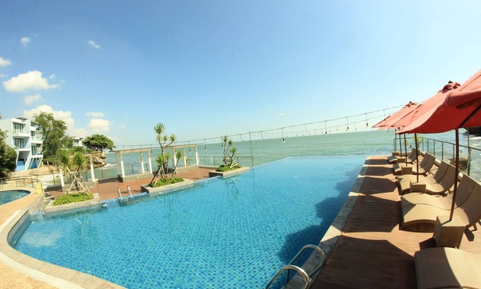 Paciran Hotel | Tanjung Kodok Beach Resort