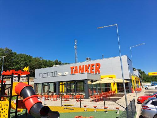 Caradice House | TANKER Apartments & Bistro Čaradice