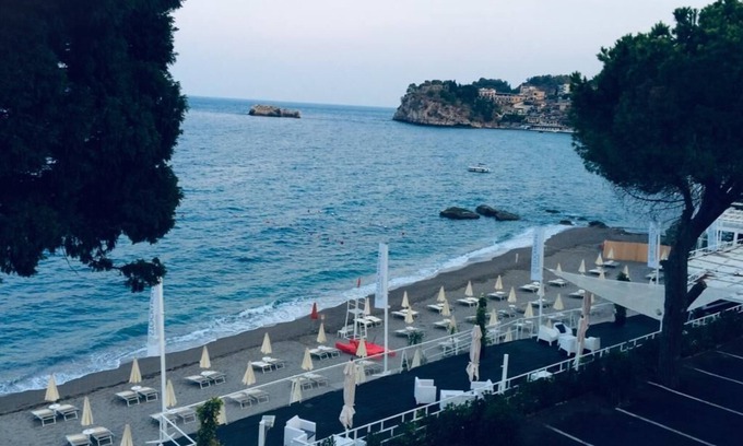 Spisone Apartment | Taormina, Mediterranean house on the sea. Beautiful island.