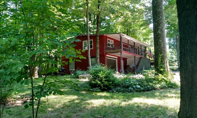 Tippecanoe House | Tappan/Deersville Ohio Getaway
