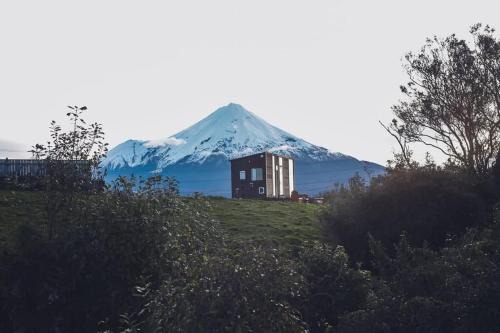 Midhirst House | Taranaki Creekside KEA by Tiny Away