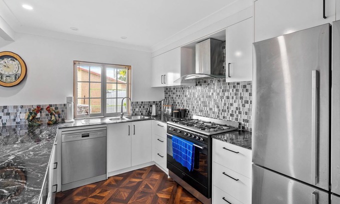 Cleveland House | Tarcutta Sunrise