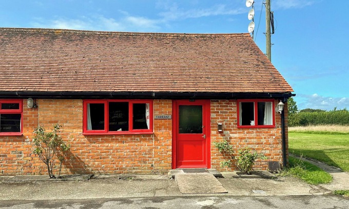 Hartgrove Cottage | Tarrant Cottage -14557