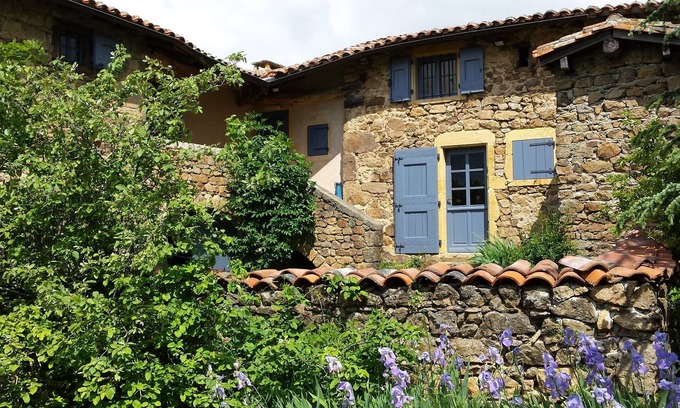 Saint-Martin-en-Haut House | Tastefully renovated old stone farmhouse - heart of Monts du Lyonnais mountains