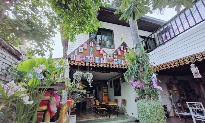 Wachira Phayaban House | TAVEE Guesthouse
