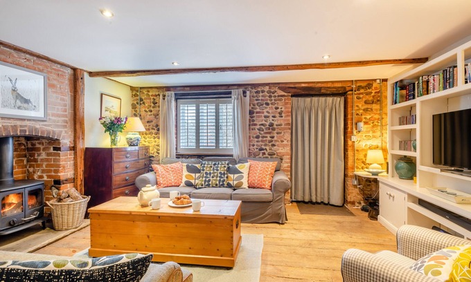 Langham House | Tawny Cottage - Two Bedroom House, Sleeps 4